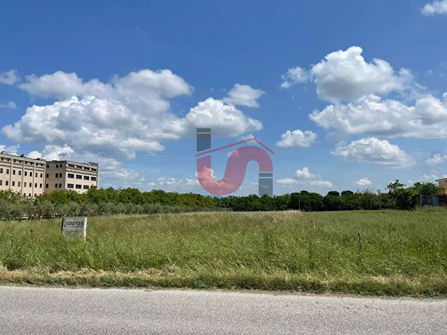 Immagine 12 di Locale commerciale in vendita  in Contrada Pianocappelle snc a Benevento