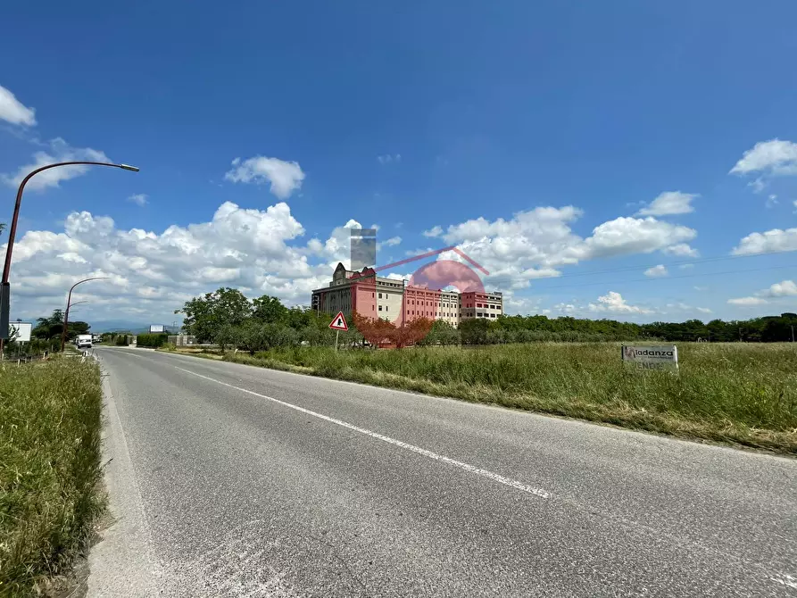 Immagine 7 di Locale commerciale in vendita  in Contrada Piano Cappelle snc a Benevento