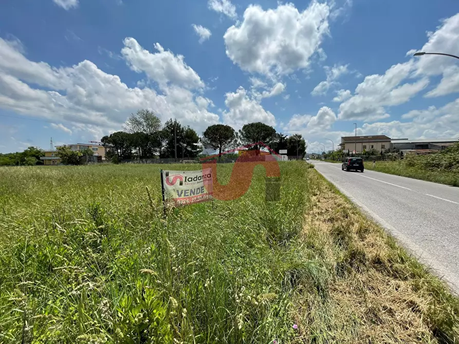 Immagine 18 di Locale commerciale in vendita  in Contrada Piano Cappelle snc a Benevento