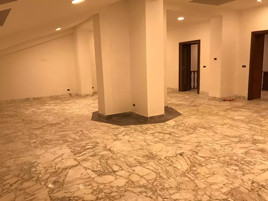 Immagine 29 di Palazzo in vendita  in Corso Giuseppe Garibaldi a Benevento