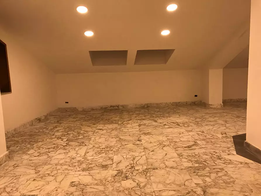 Immagine 34 di Palazzo in vendita  in Corso Giuseppe Garibaldi a Benevento