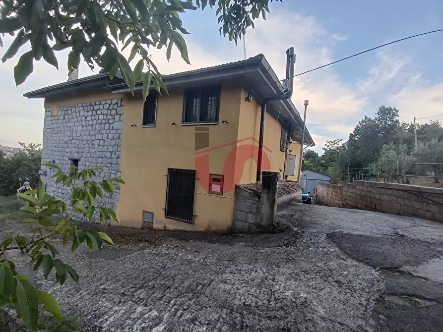 Immagine 1 di Casa semindipendente in vendita  in Carpineto a Vitulano