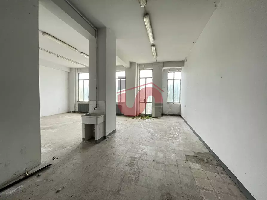 Immagine 51 di Ufficio in vendita  in Viale San Lorenzo (accanto alla Basilica della Madonna delle Grazie) a Benevento