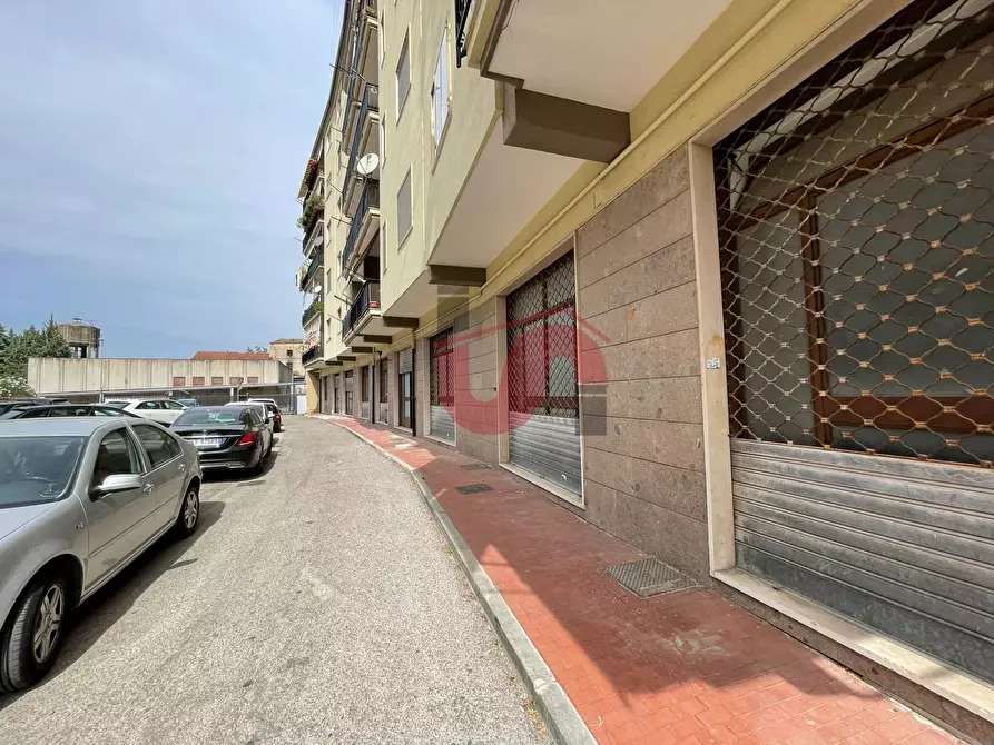 Immagine 10 di Locale commerciale in vendita  in Viale Principe di Napoli a Benevento