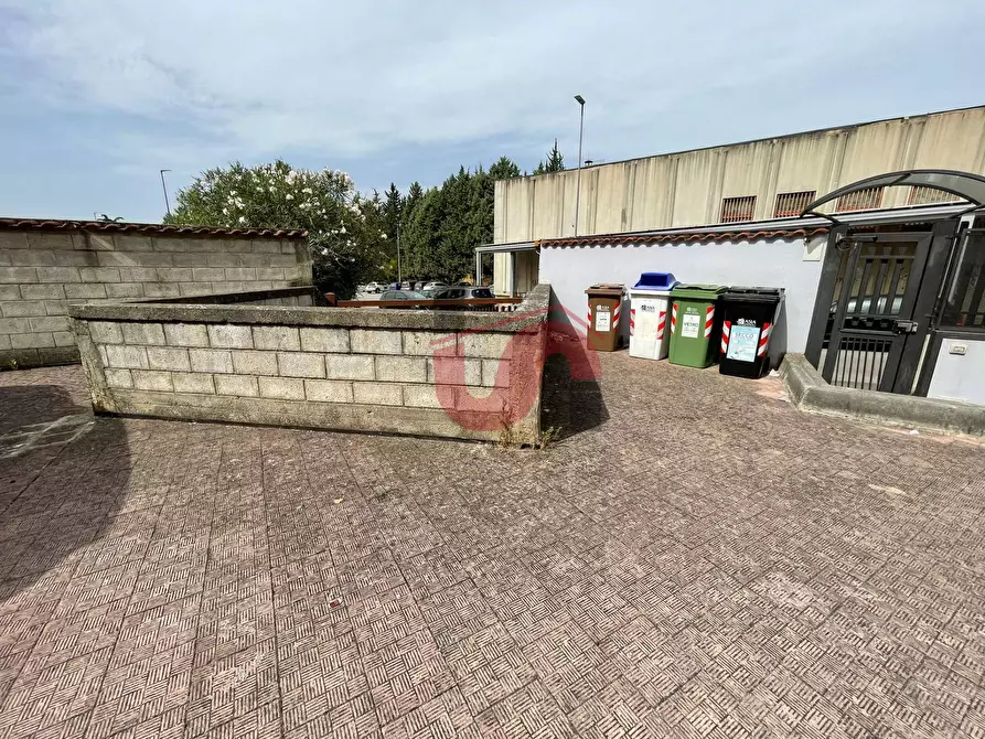 Immagine 13 di Locale commerciale in vendita  in Viale Principe di Napoli a Benevento