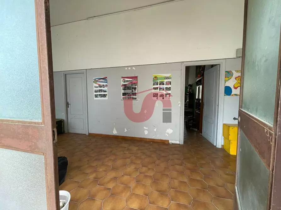 Immagine 15 di Locale commerciale in vendita  in Viale Principe di Napoli a Benevento