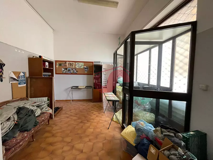 Immagine 18 di Locale commerciale in vendita  in Viale Principe di Napoli a Benevento