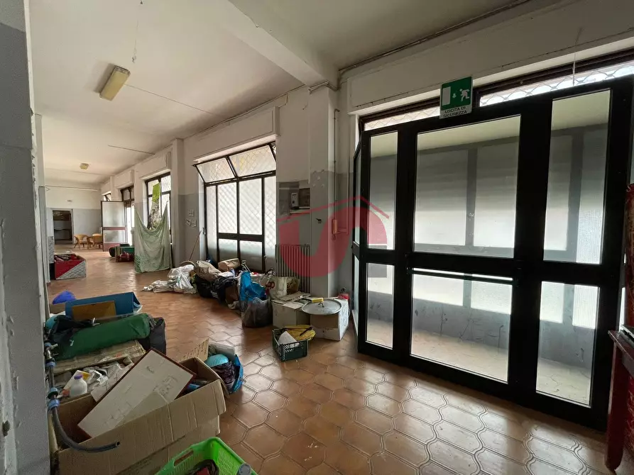 Immagine 28 di Locale commerciale in vendita  in Viale Principe di Napoli a Benevento