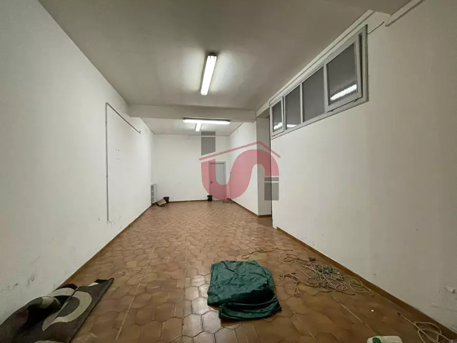 Immagine 30 di Locale commerciale in vendita  in Viale Principe di Napoli a Benevento