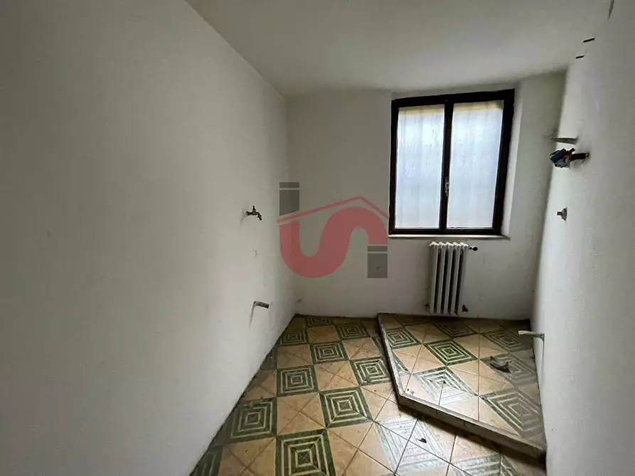 Immagine 33 di Locale commerciale in vendita  in Viale Principe di Napoli a Benevento