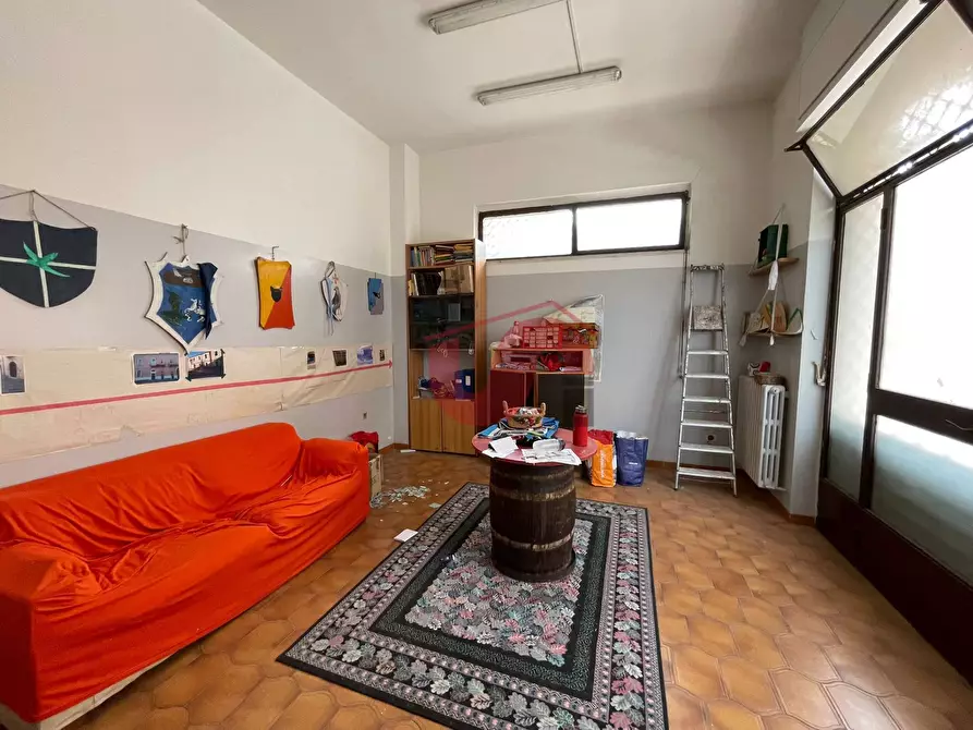 Immagine 38 di Locale commerciale in vendita  in Viale Principe di Napoli a Benevento