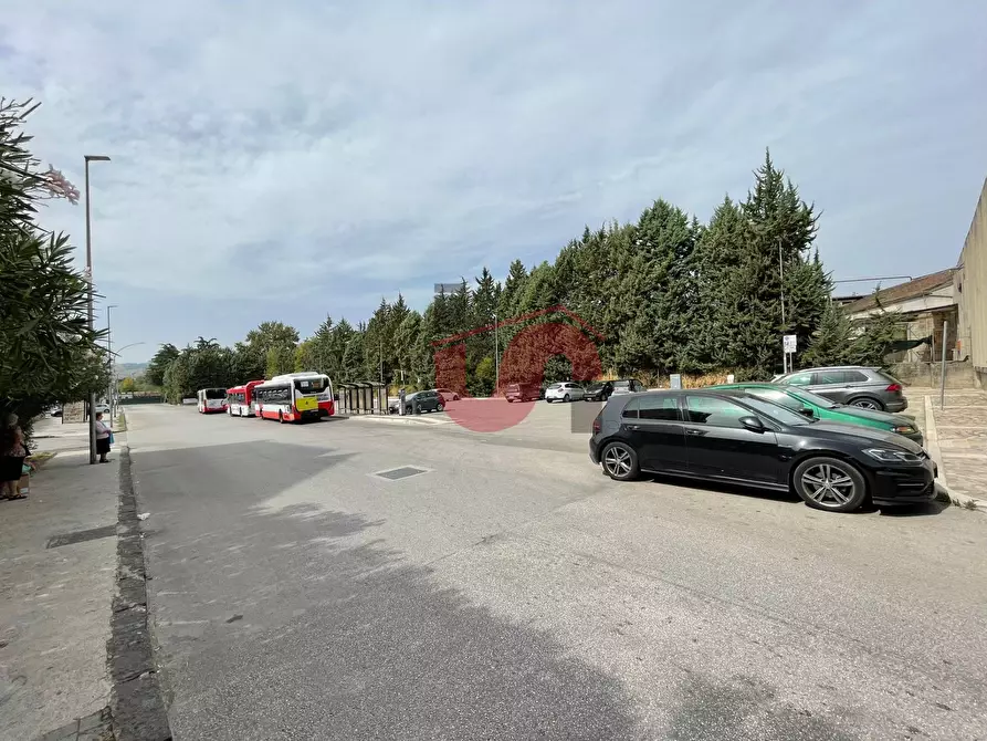 Immagine 40 di Locale commerciale in vendita  in Viale Principe di Napoli a Benevento