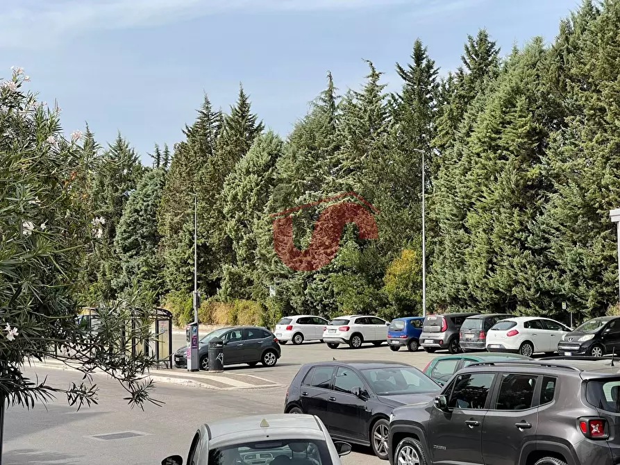 Immagine 41 di Locale commerciale in vendita  in Viale Principe di Napoli a Benevento