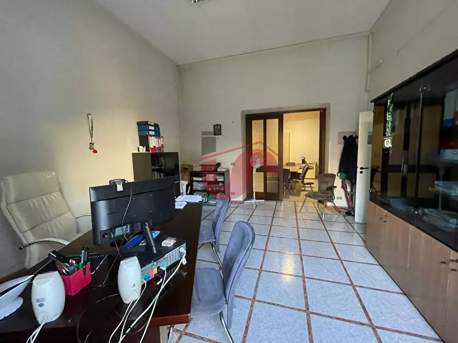 Immagine 10 di Ufficio in vendita  in Via Mario La Vipera a Benevento