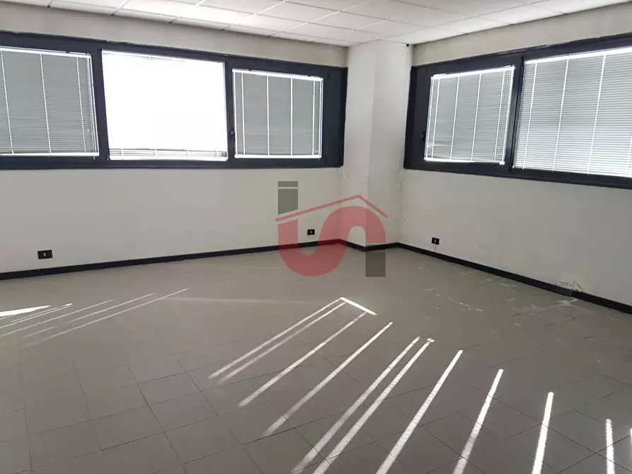 Immagine 11 di Capannone industriale in vendita  in CONTRADA PEZZAPIANA a Benevento