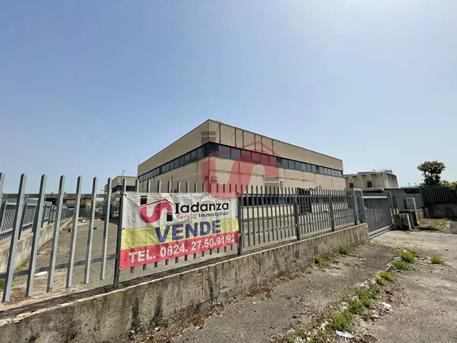 Immagine 1 di Capannone industriale   in CONTRADA PEZZAPIANA a Benevento