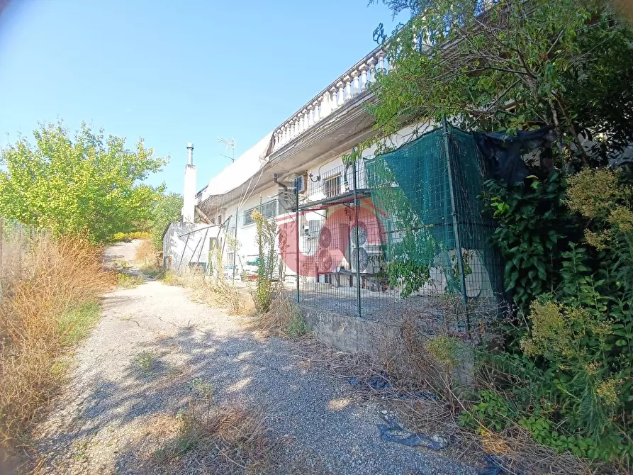 Immagine 15 di Locale commerciale in vendita  in Contrada San Chirico a Benevento