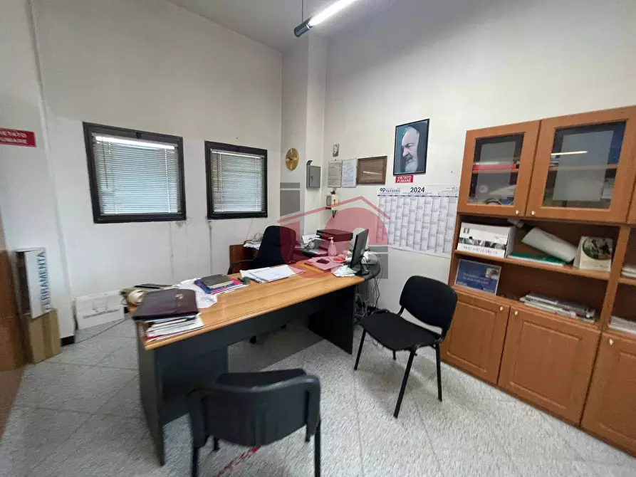 Immagine 33 di Locale commerciale in vendita  in Casale Maccabei a Benevento