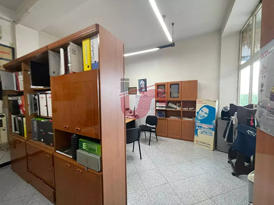 Immagine 34 di Locale commerciale in vendita  in Casale Maccabei a Benevento