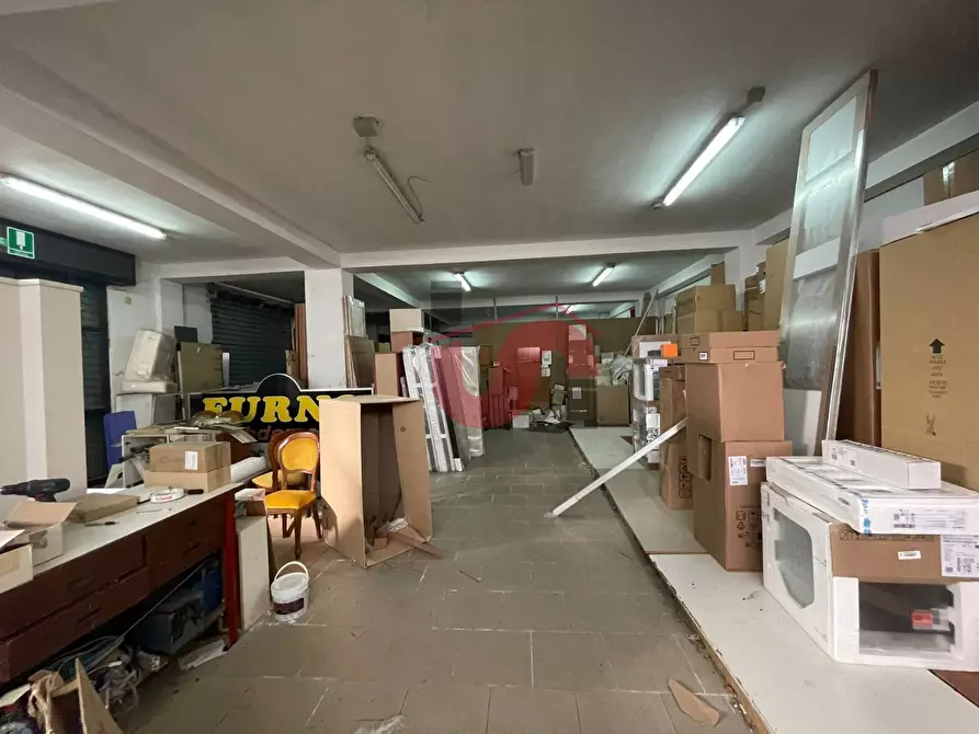 Immagine 38 di Locale commerciale in vendita  in Casale Maccabei a Benevento