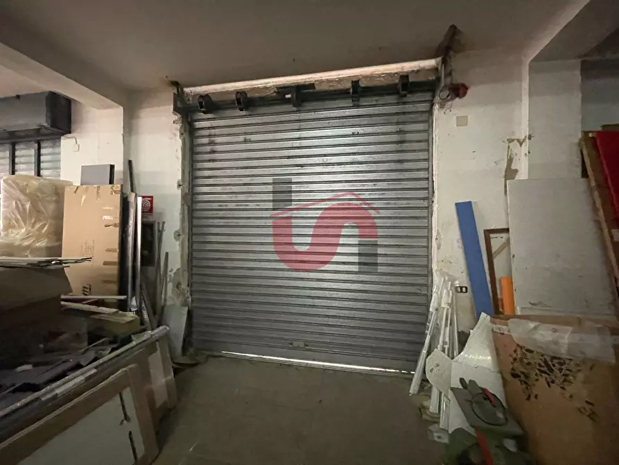 Immagine 41 di Locale commerciale in vendita  in Casale Maccabei a Benevento