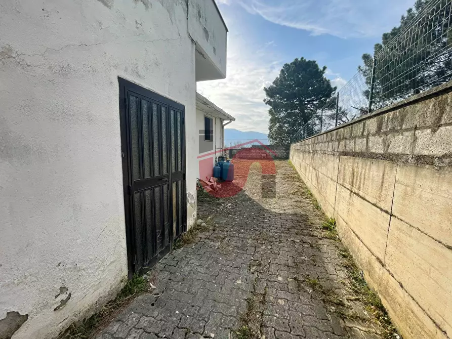 Immagine 55 di Locale commerciale in vendita  in Casale Maccabei a Benevento