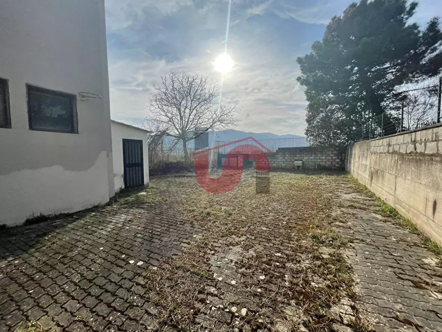 Immagine 56 di Locale commerciale in vendita  in Casale Maccabei a Benevento