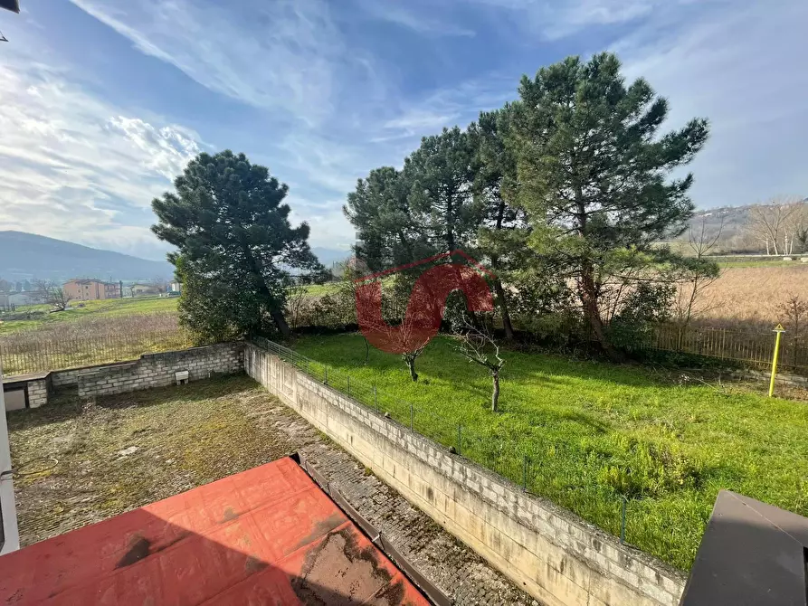 Immagine 57 di Locale commerciale in vendita  in Casale Maccabei a Benevento