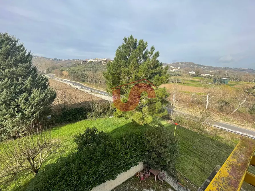 Immagine 62 di Locale commerciale in vendita  in Casale Maccabei a Benevento