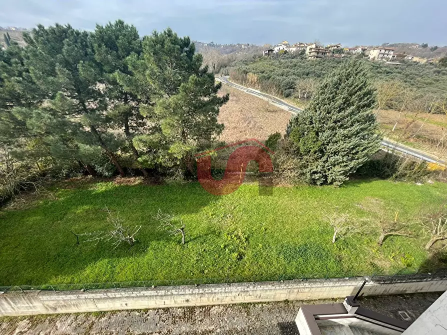 Immagine 69 di Locale commerciale in vendita  in Casale Maccabei a Benevento