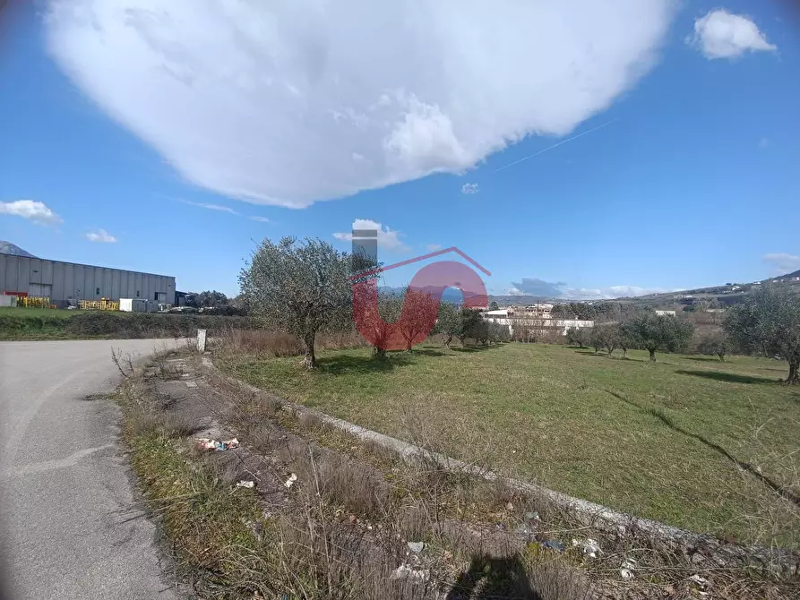 Immagine 3 di Locale commerciale in vendita  in Contrada Olivola a Benevento