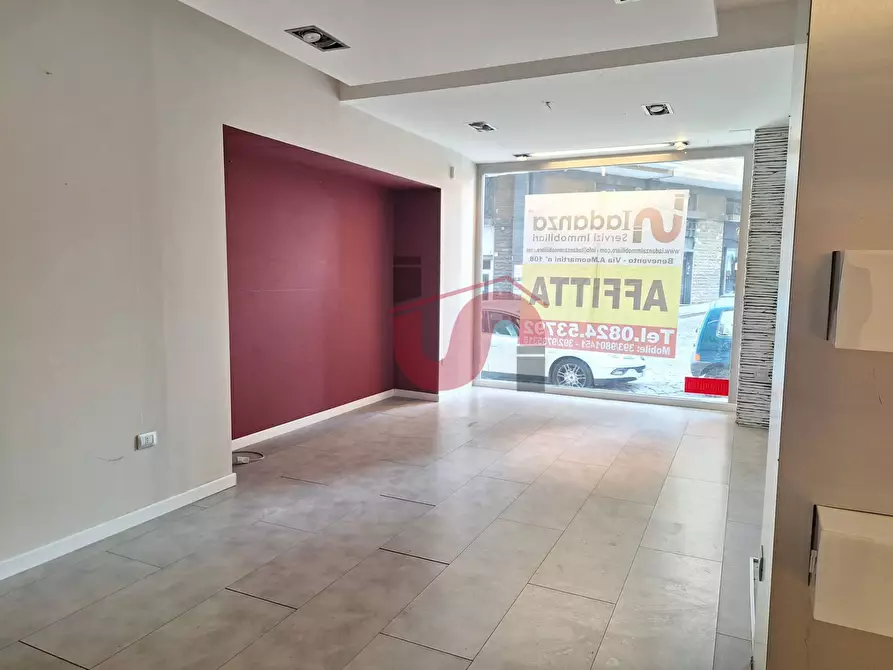 Immagine 10 di Locale commerciale in affitto  in Corso Vittorio Emanuele a Benevento