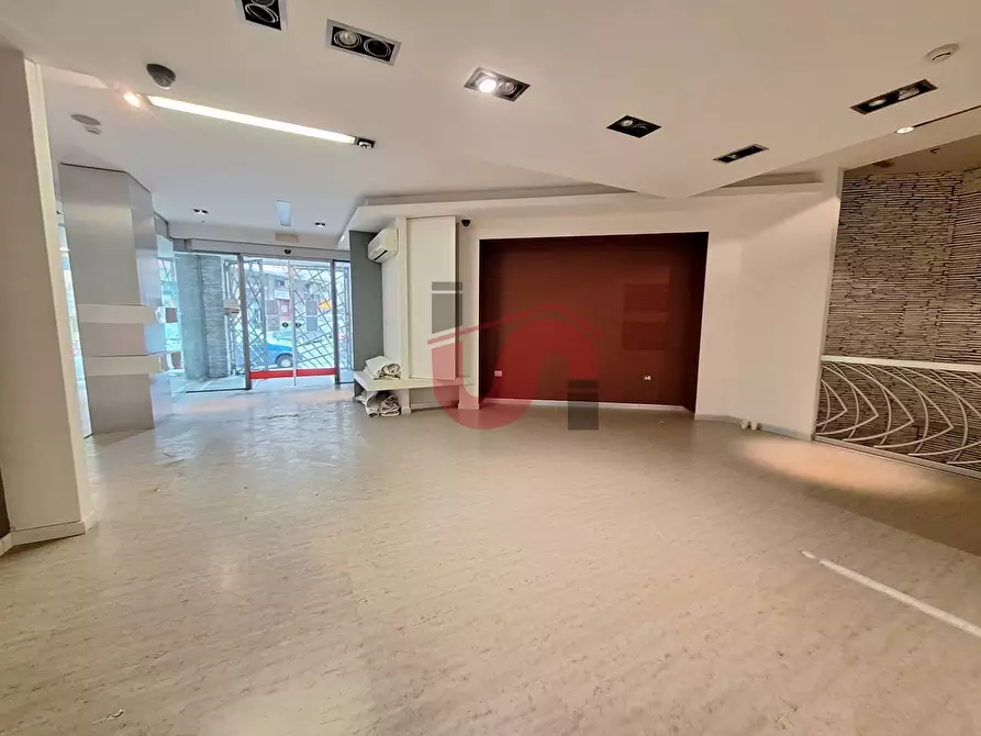 Immagine 6 di Locale commerciale in affitto  in Corso Vittorio Emanuele a Benevento