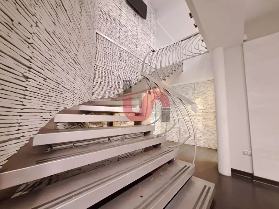 Immagine 15 di Locale commerciale in affitto  in Corso Vittorio Emanuele a Benevento