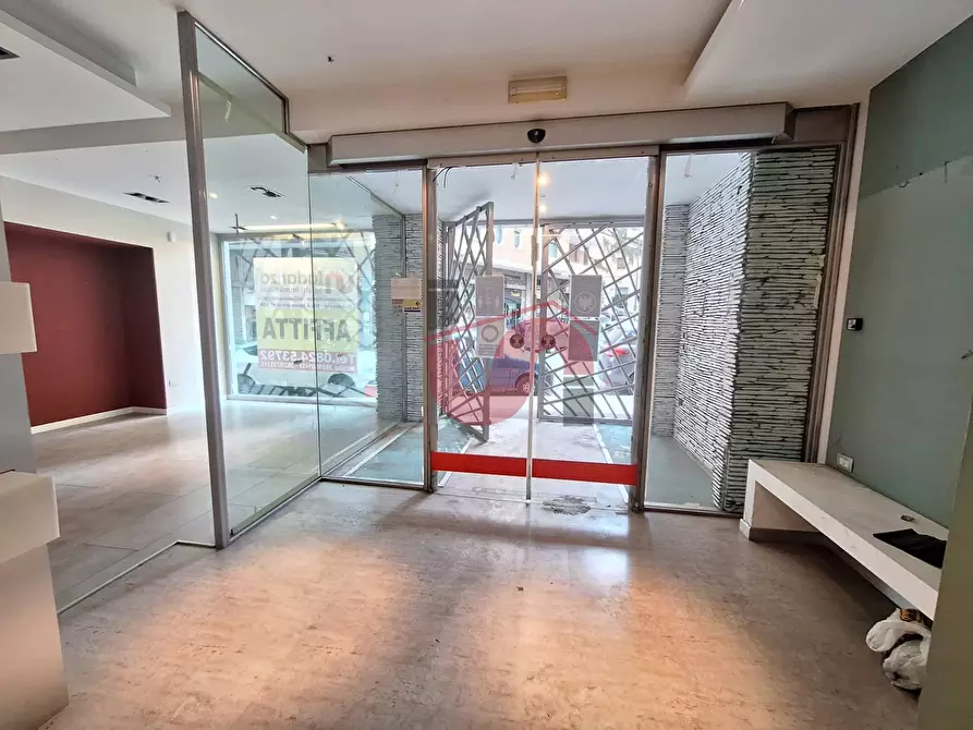 Immagine 5 di Locale commerciale in affitto  in Corso Vittorio Emanuele a Benevento