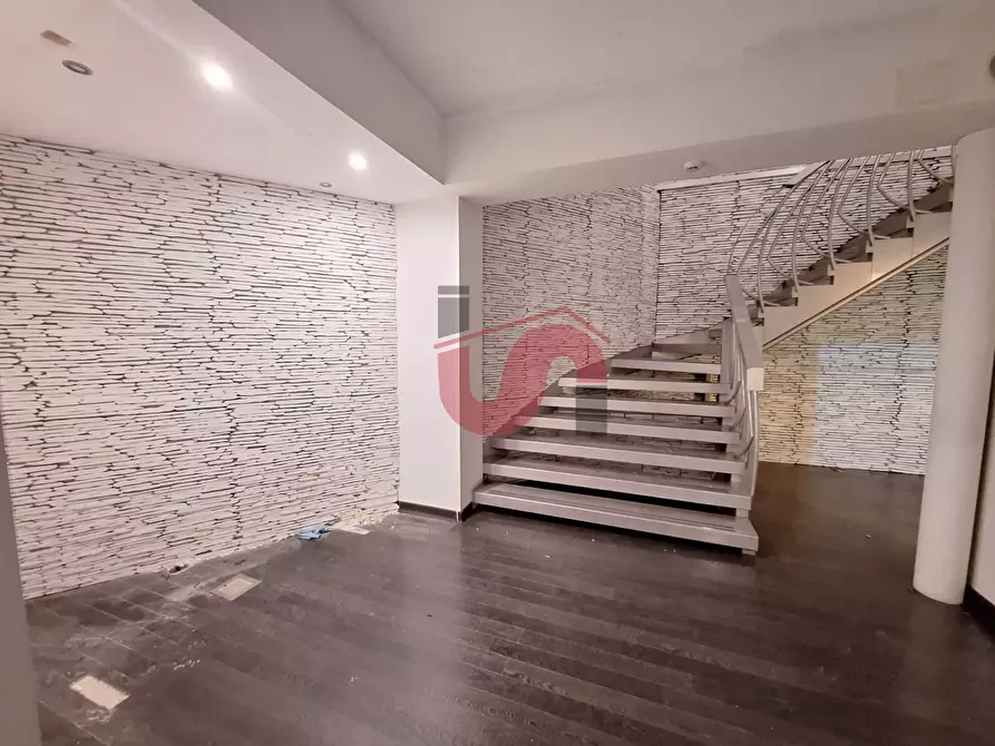 Immagine 16 di Locale commerciale in affitto  in Corso Vittorio Emanuele a Benevento