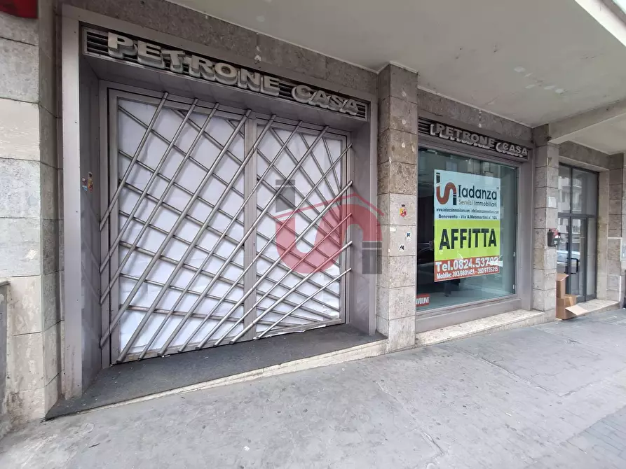 Immagine 26 di Locale commerciale in affitto  in Corso Vittorio Emanuele a Benevento