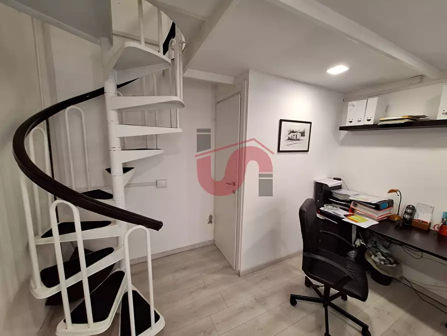 Immagine 6 di Locale commerciale in affitto  in Via Francesco Paga a Benevento