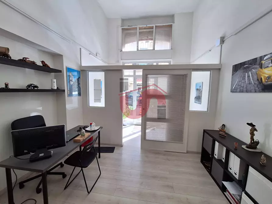 Immagine 13 di Locale commerciale in affitto  in Via Francesco Paga a Benevento