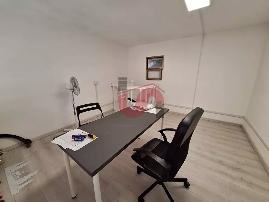 Immagine 8 di Locale commerciale in affitto  in Via Francesco Paga a Benevento