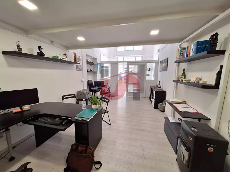 Immagine 12 di Locale commerciale in affitto  in Via Francesco Paga a Benevento