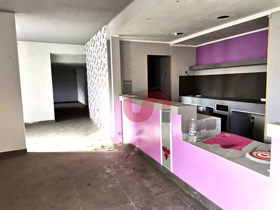 Immagine 4 di Locale commerciale in affitto  in Via Foschini a Benevento