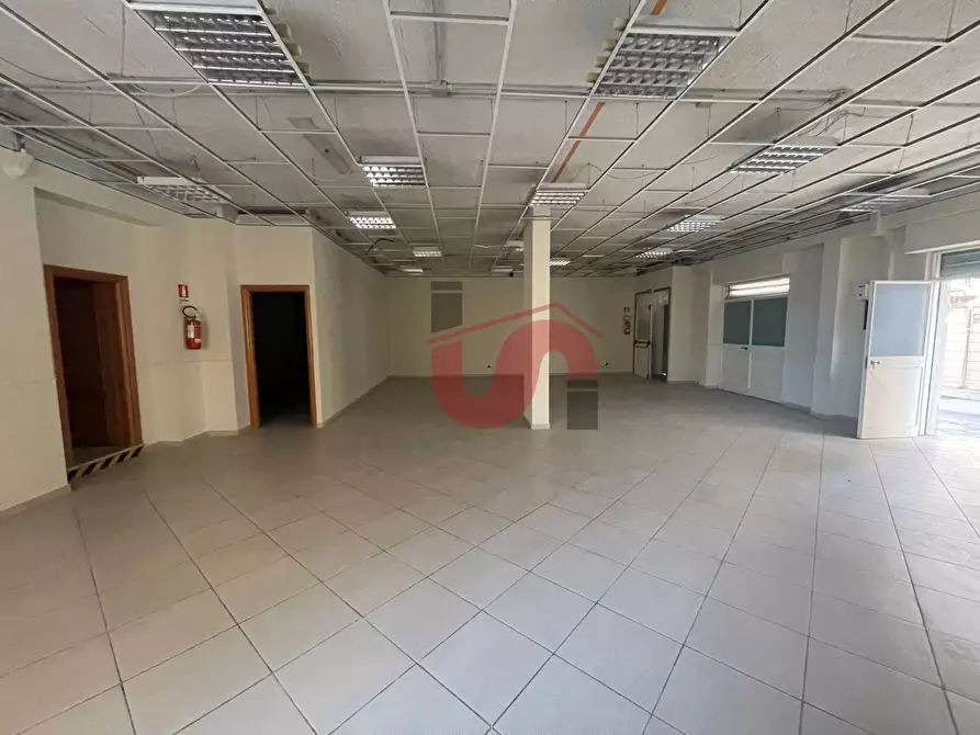 Immagine 5 di Magazzino in vendita  in Via Tommaso Bucciano a Benevento