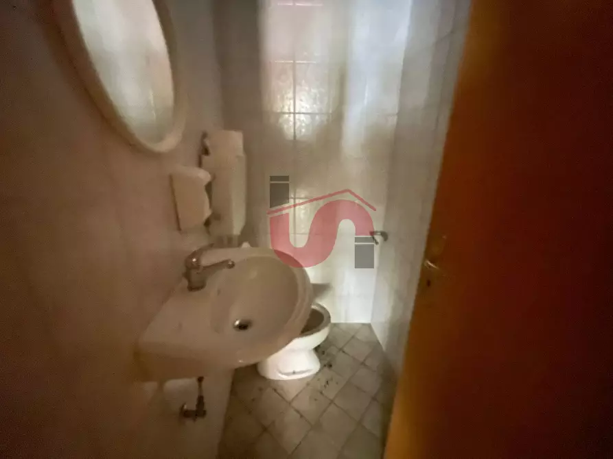 Immagine 16 di Magazzino in vendita  in Via Tommaso Bucciano a Benevento