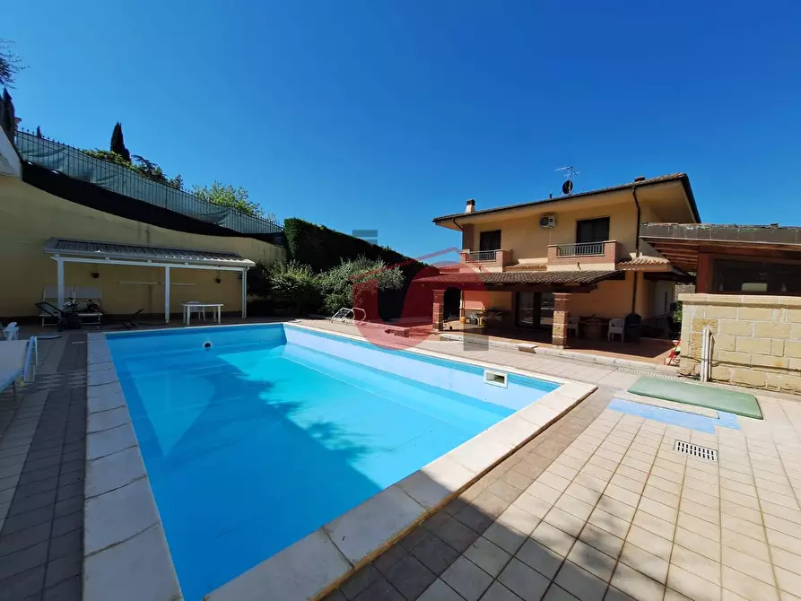 Immagine 11 di Villa in vendita  in Via Avellino a Benevento