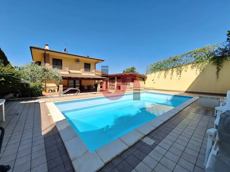 Immagine 13 di Villa in vendita  in Via Avellino a Benevento