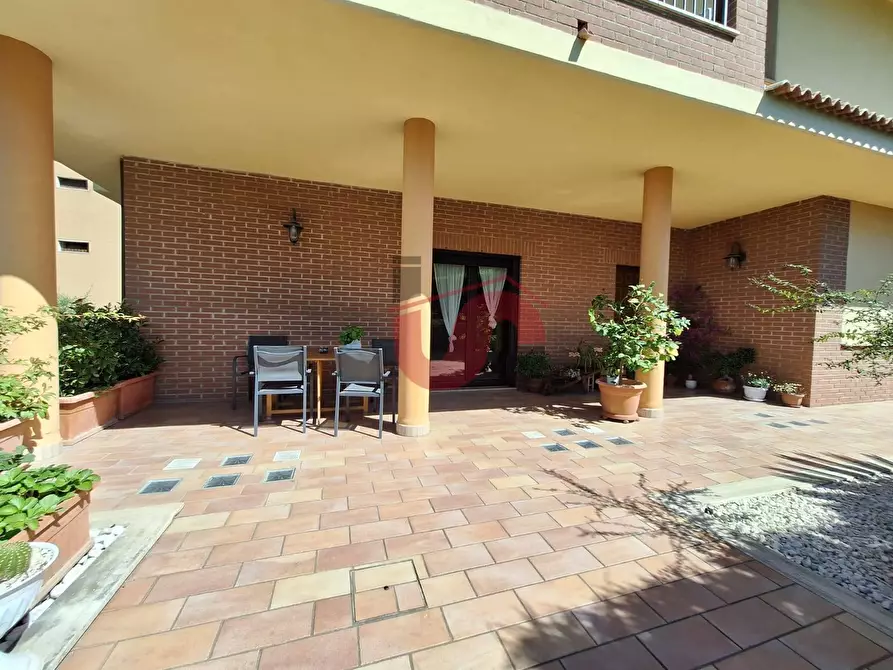 Immagine 5 di Villa in vendita  in Via Avellino a Benevento