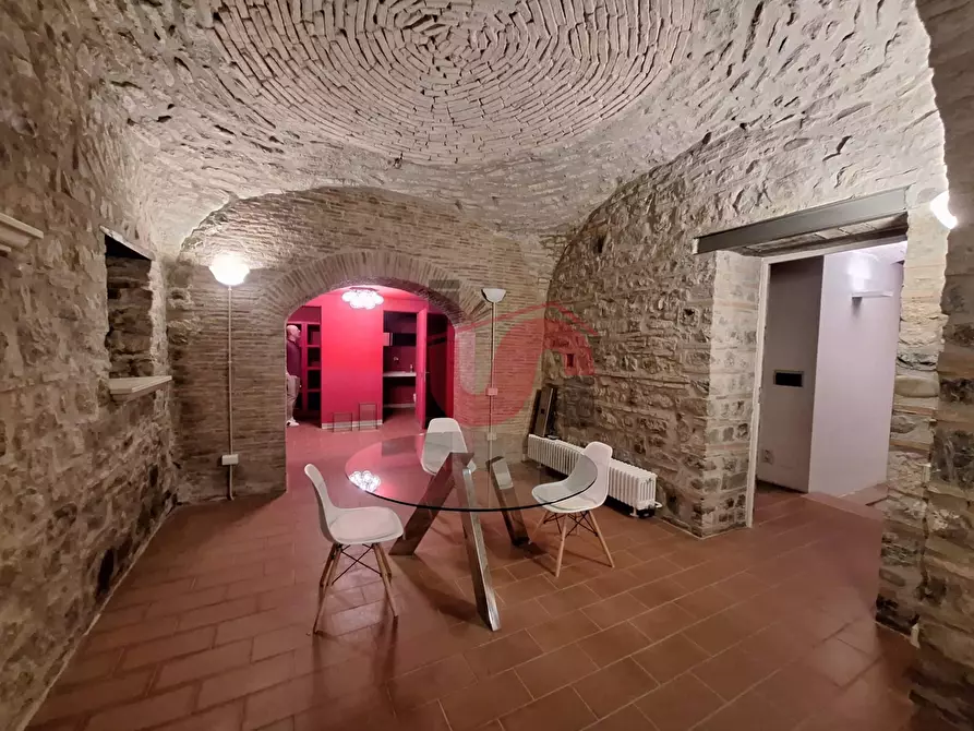 Immagine 3 di Locale commerciale in affitto  in Via Damaso a Benevento