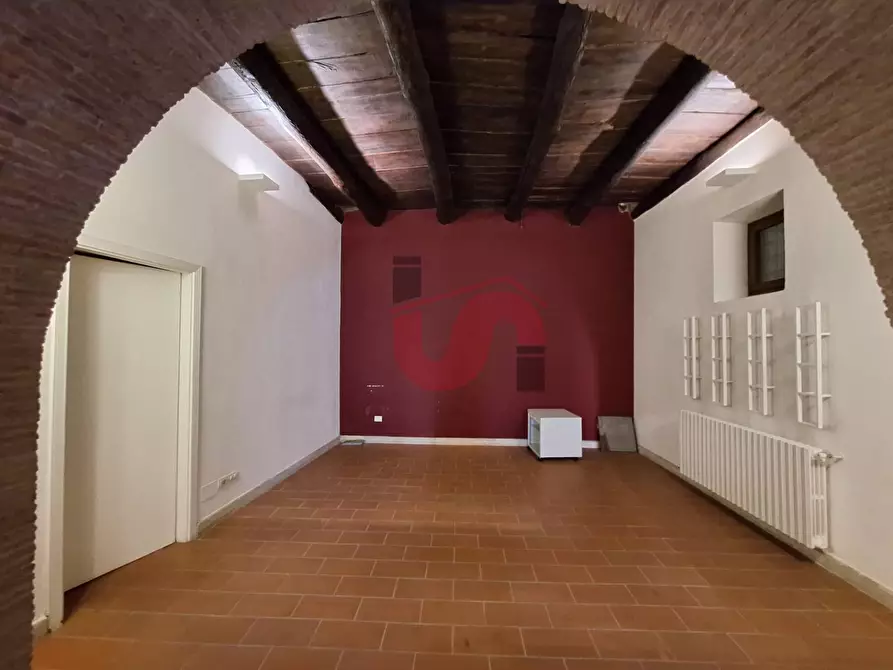 Immagine 17 di Locale commerciale in affitto  in Via Damaso a Benevento