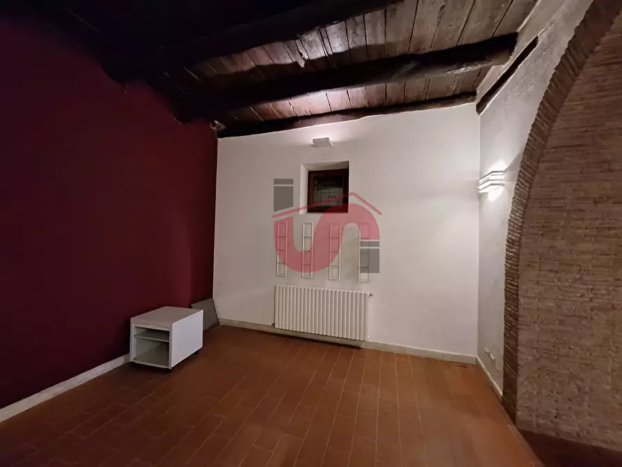 Immagine 18 di Locale commerciale in affitto  in Via Damaso a Benevento